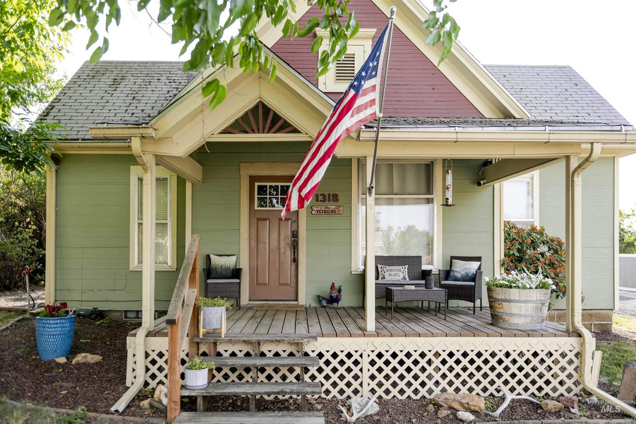 1318 Mccarroll Street - Photo 1