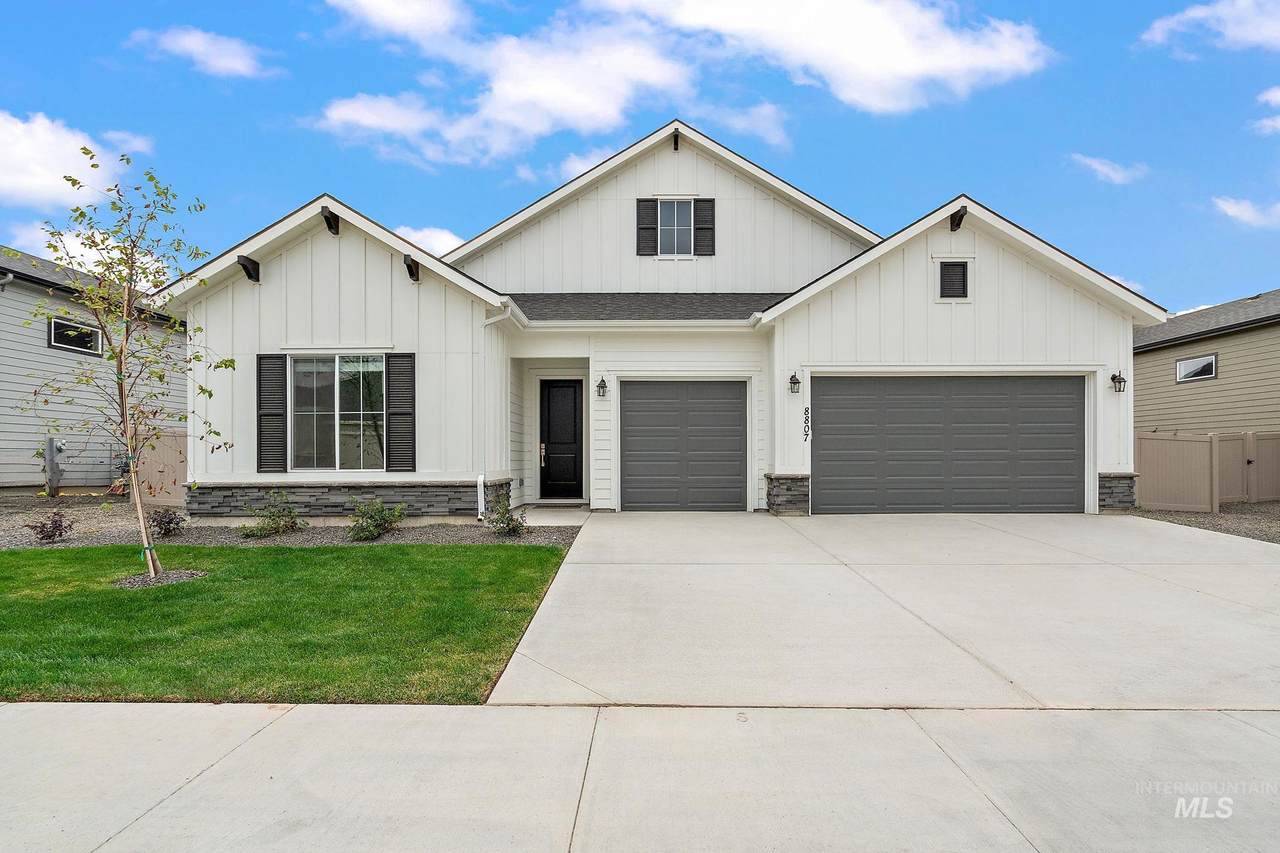 1375 White Cliffs St - Photo 1