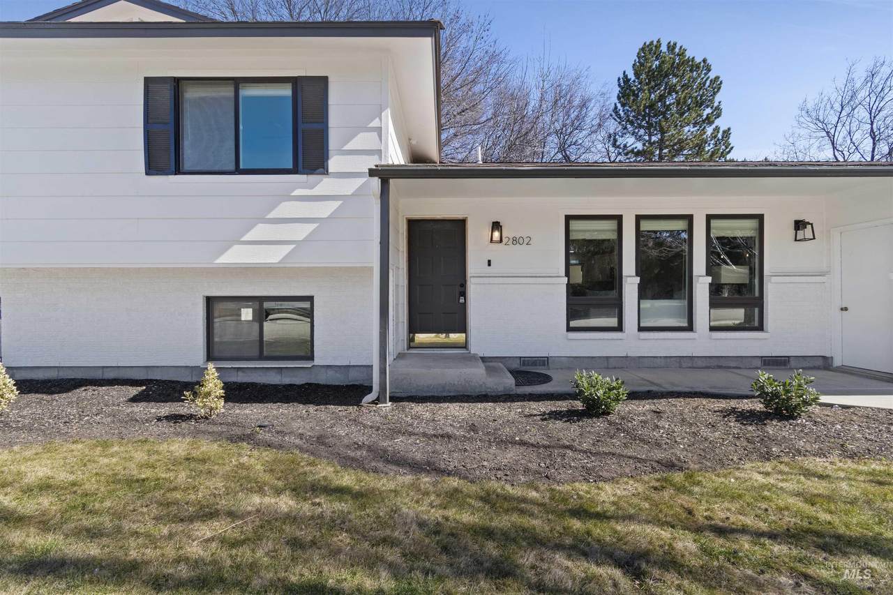 2802 Heritage Ave - Photo 1