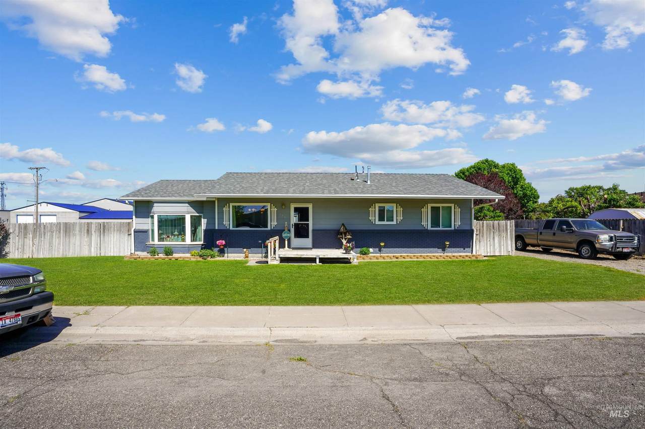630 Doggett Dr. - Photo 1