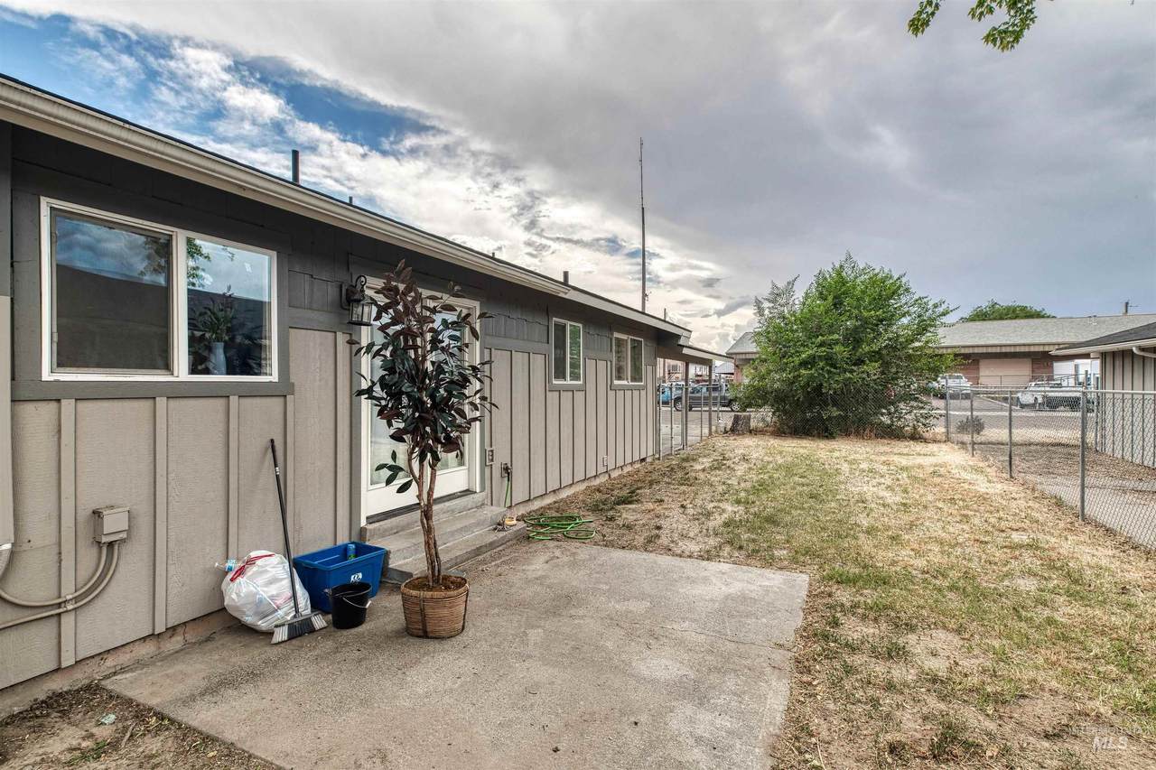 650/652 6th St - Photo 1