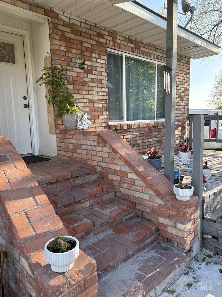805 West Avenue H - Photo 1
