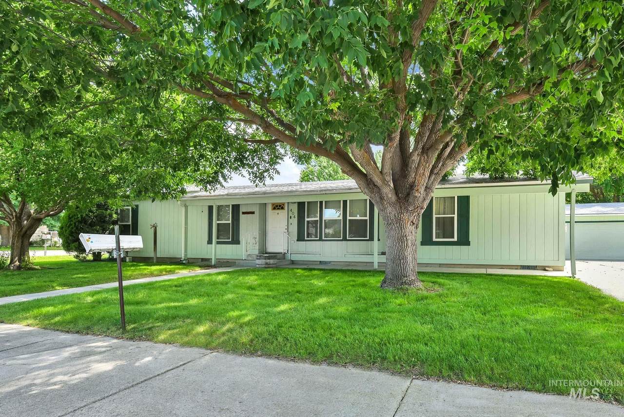 404 Riggs St - Photo 1