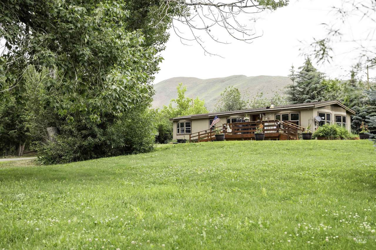 407 Broadford Rd - Photo 1