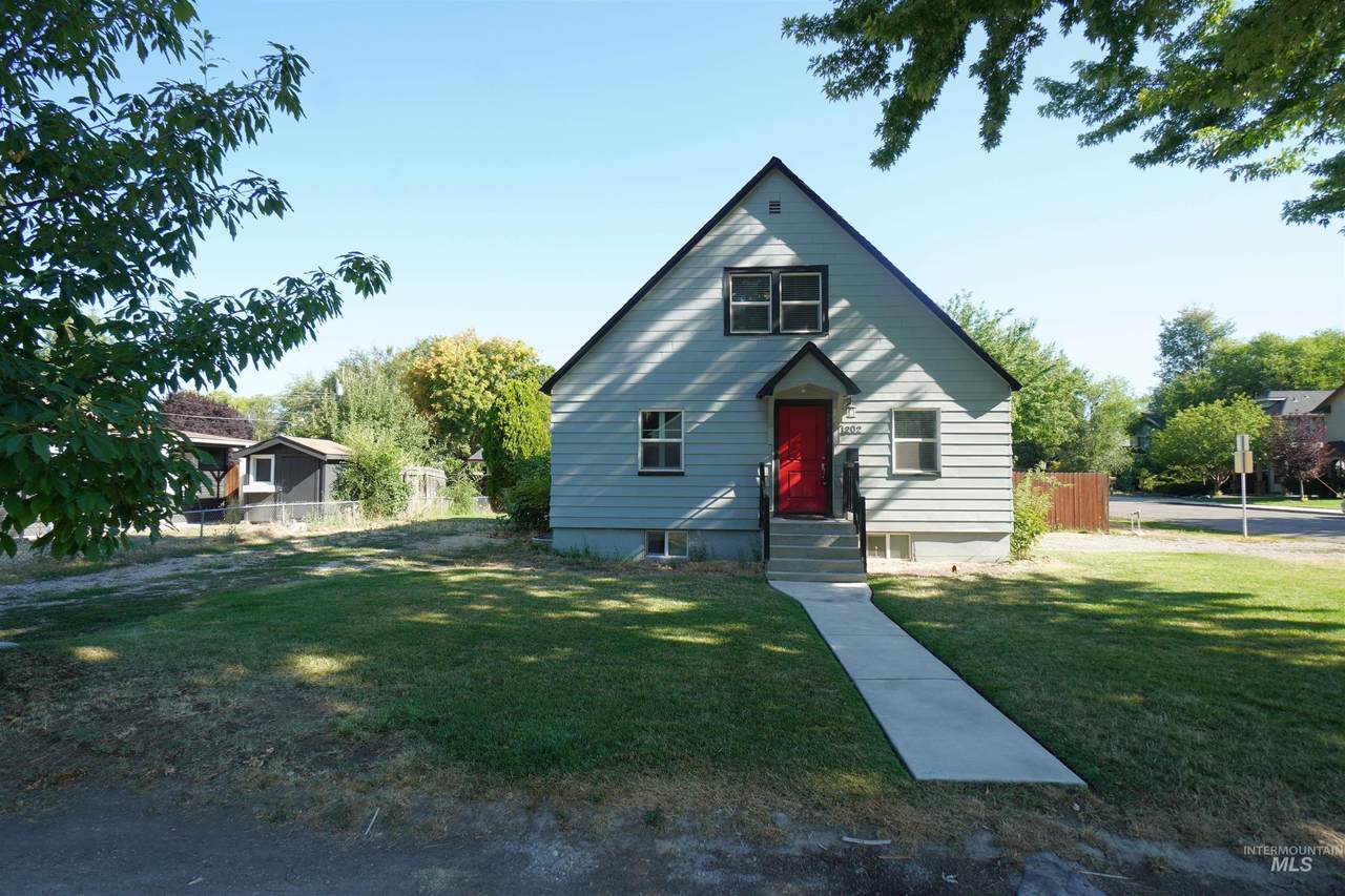 1202 Hale St - Photo 1