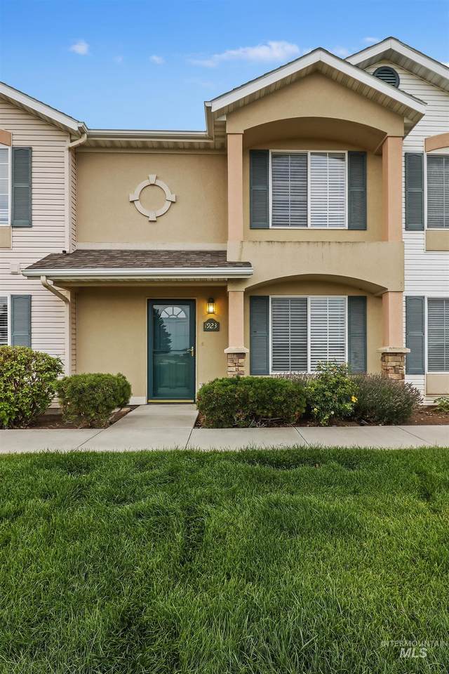 1923 Hampton Way - Photo 1