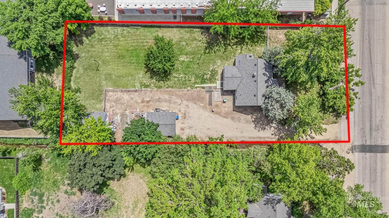404 N Allumbaugh St - Photo 1