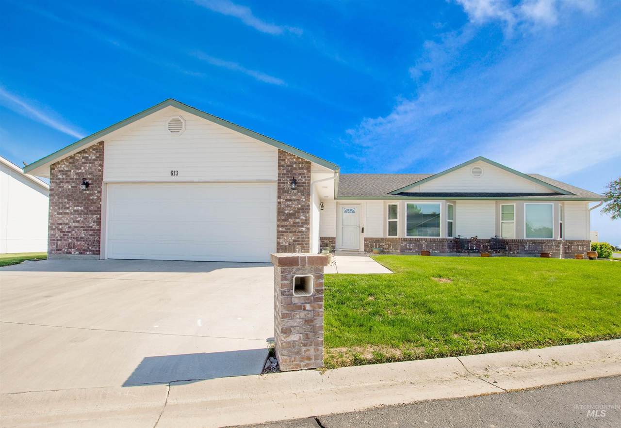 613 Oxford Dr - Photo 1