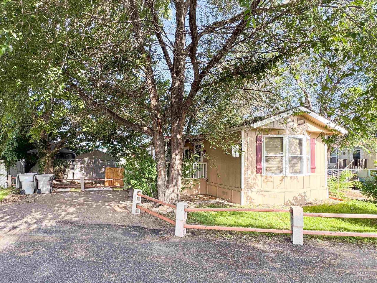 711 Round Valley - Photo 1