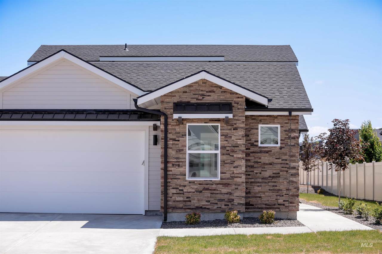6273 Binky Ave - Photo 1