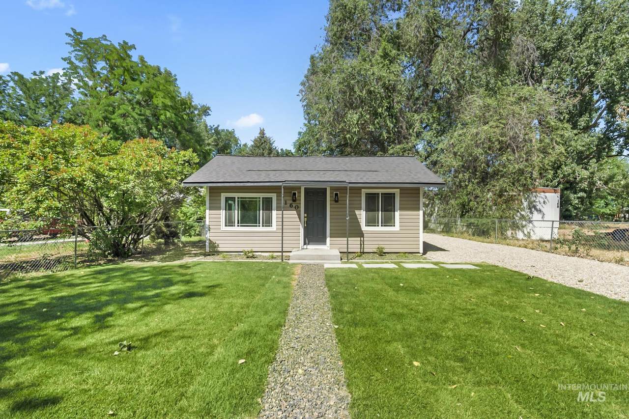 160 4th St. N. - Photo 1