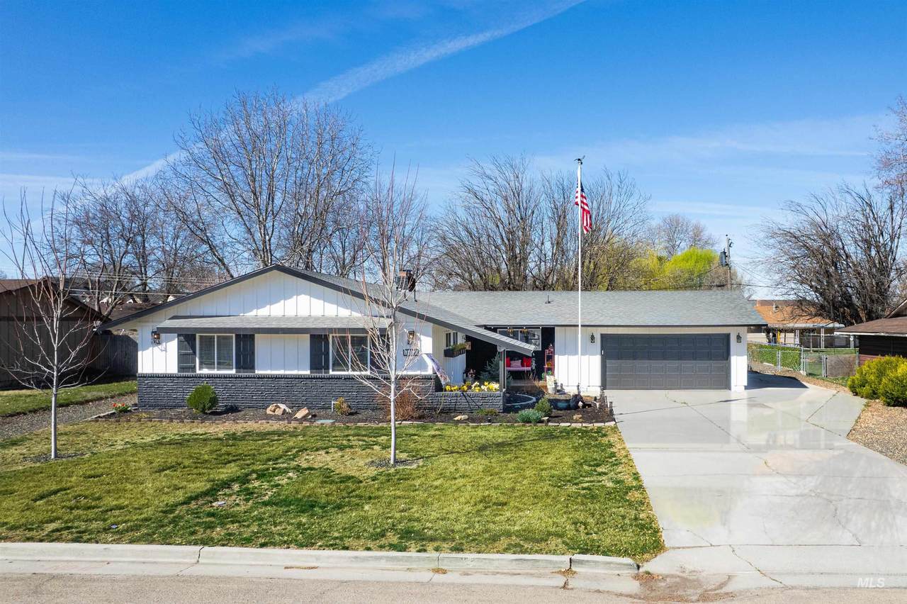 1510 Parker Ave - Photo 1