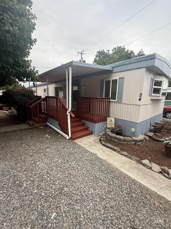 631 Preston - Photo 1