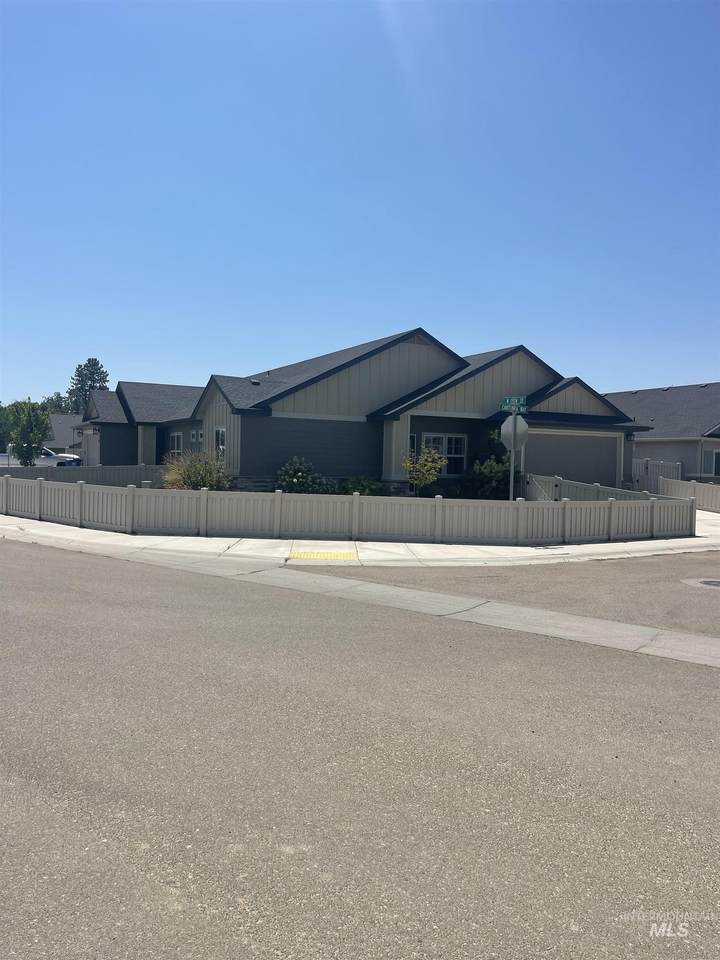 1500 Cantebria Way - Photo 1