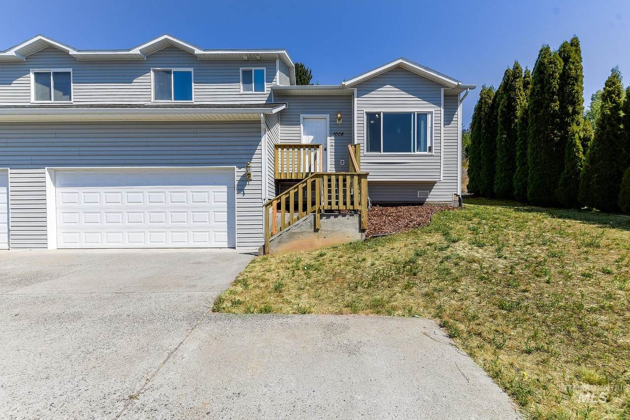 1008 Jefferson Ct - Photo 1