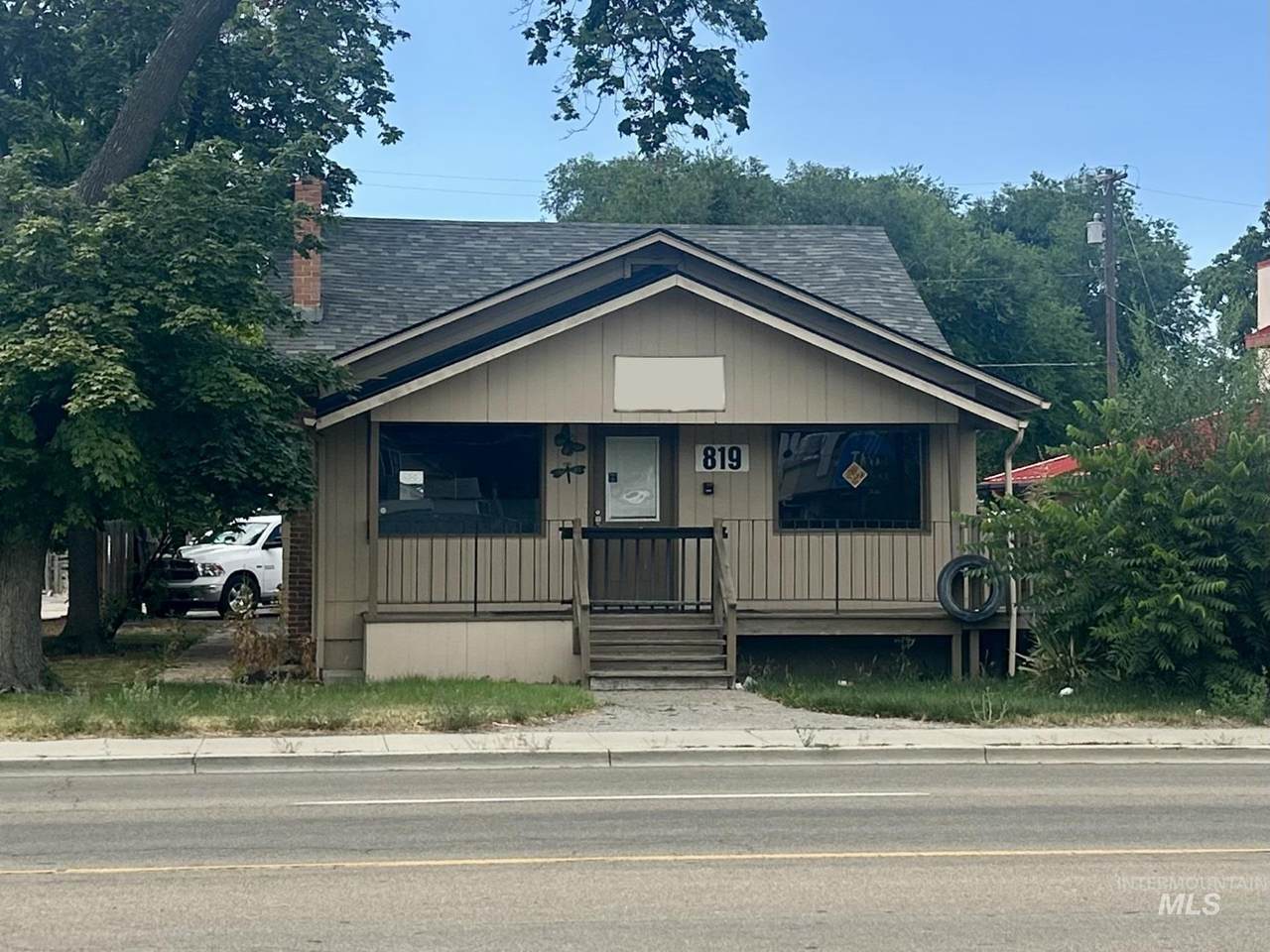 819 12th Ave. S. - Photo 1