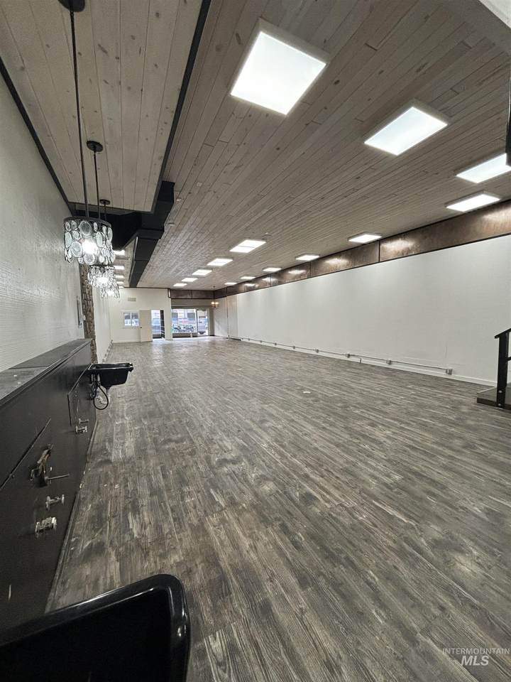 113 Main - Photo 1