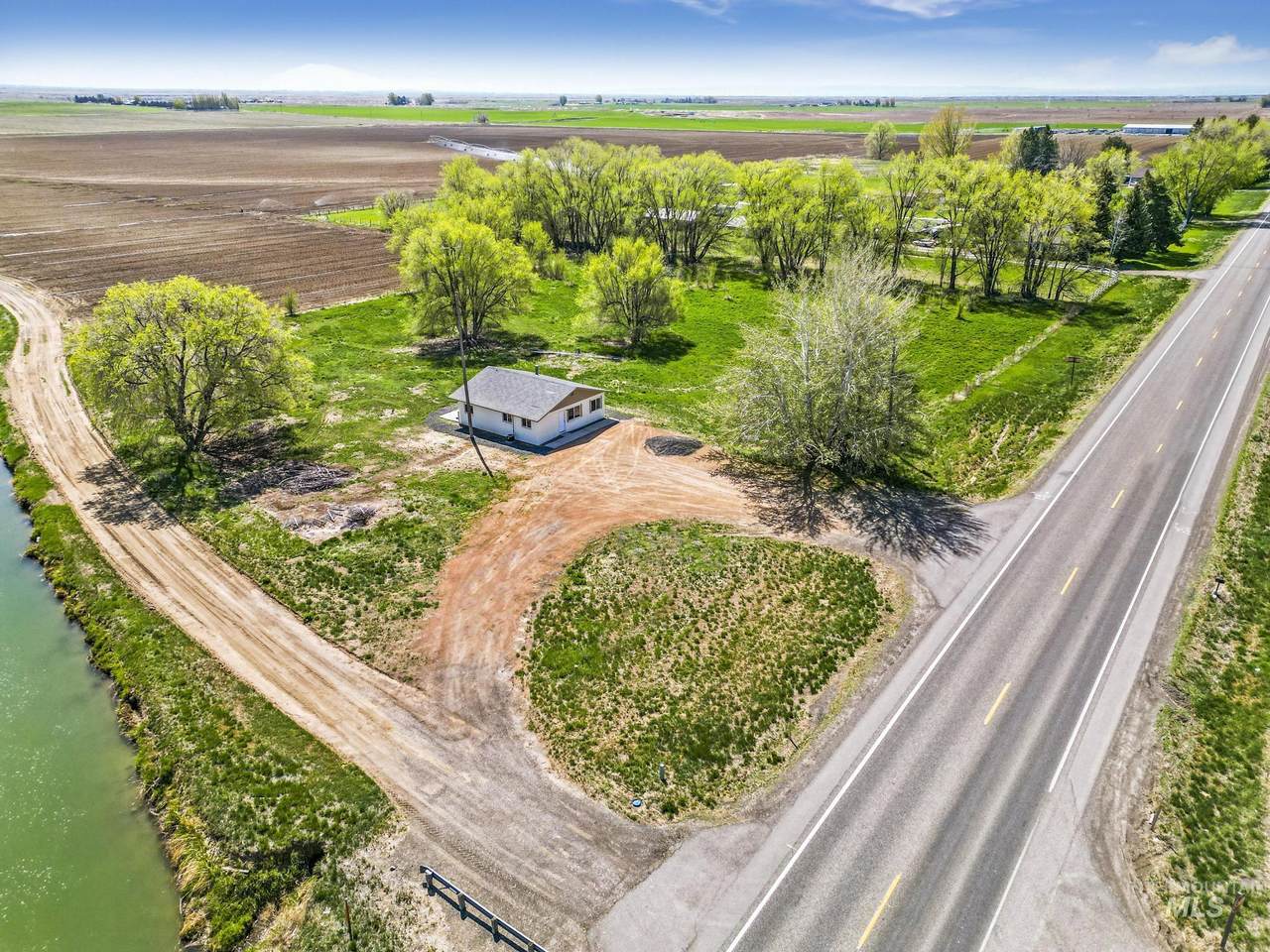 1958 Highway 46 - Photo 1