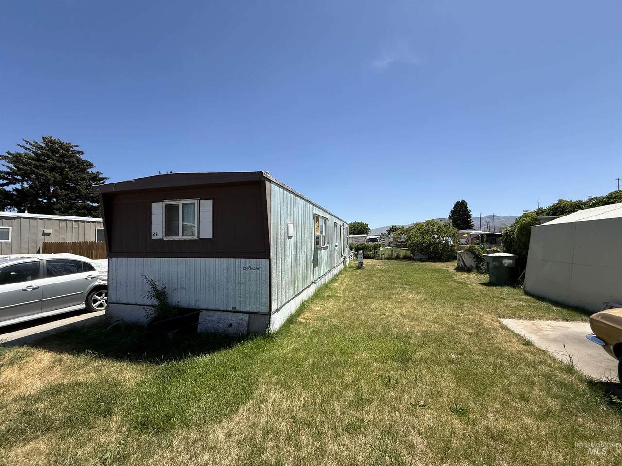 450 Griffith - Photo 1