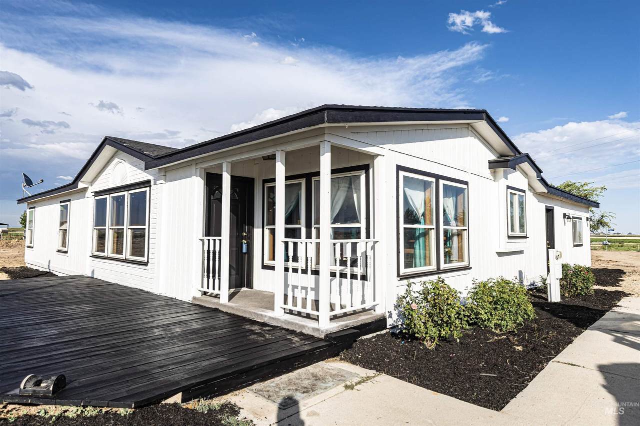 21710 Wood Ln. - Photo 1