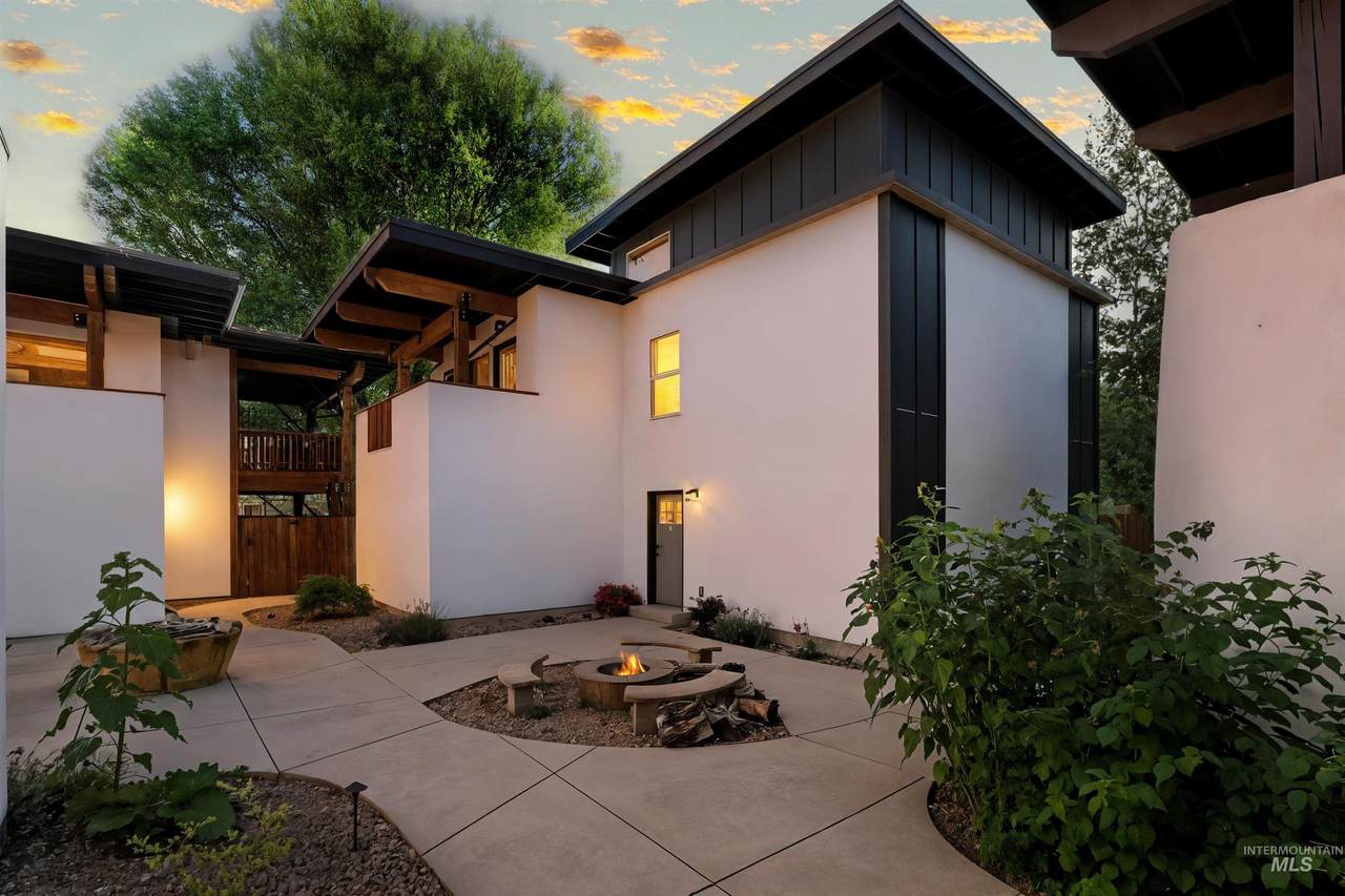 1106 Larch St A - Photo 1