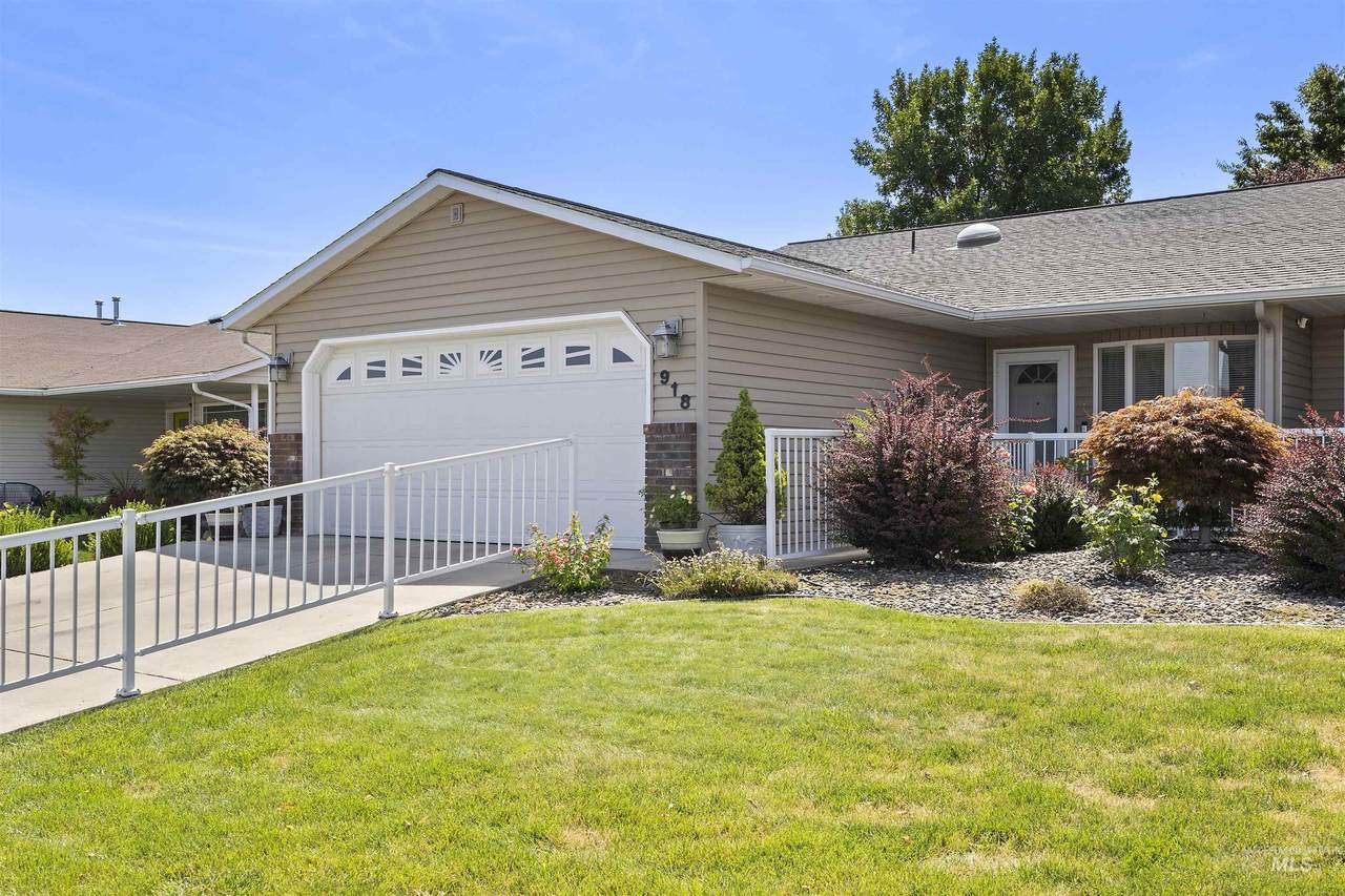918 Tamarack Dr - Photo 1