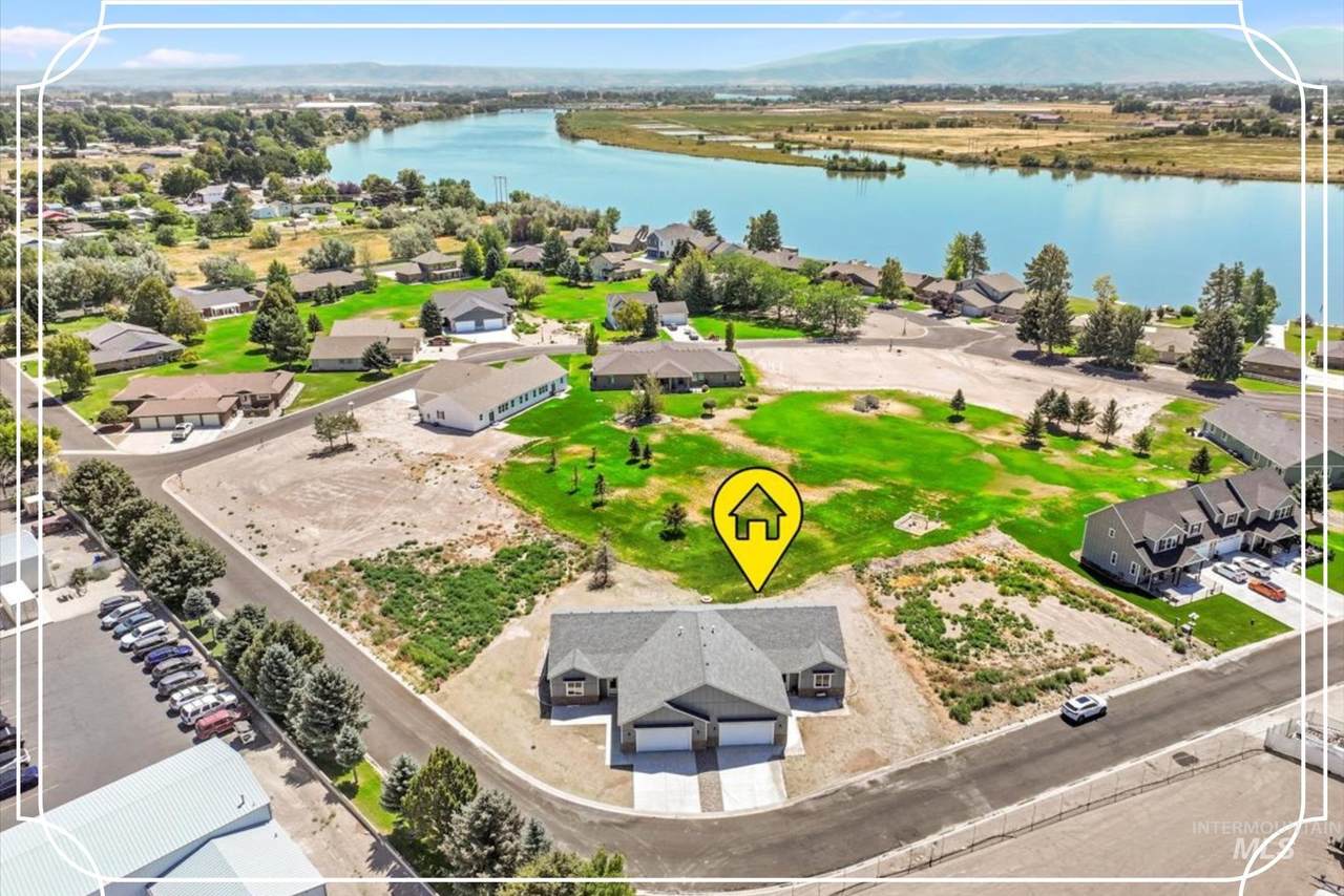 44 Lakeside Loop - Photo 1