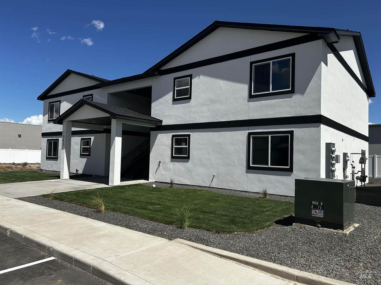 1040 Bighorn - Photo 1