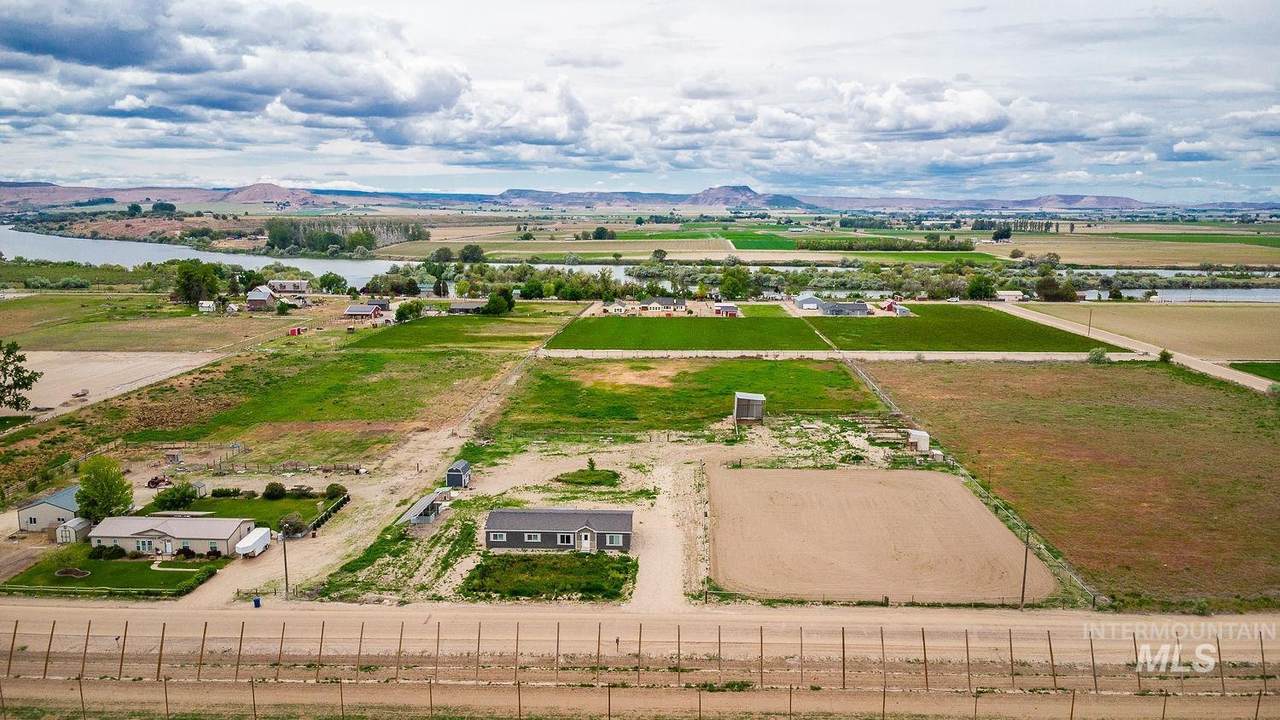 26915 Chips Ln - Photo 1