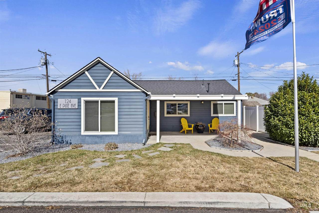 124 Pine Ave. - Photo 1