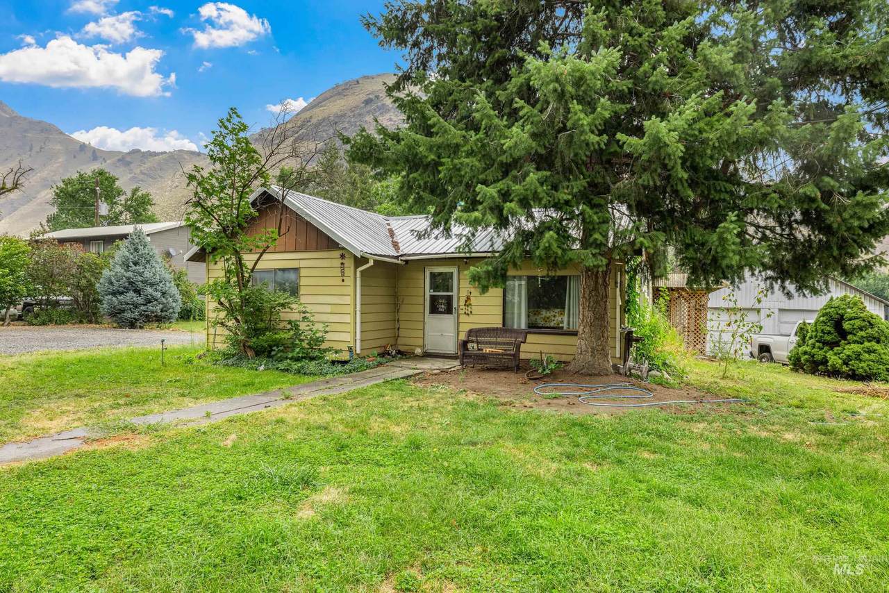 620 Main Street - Photo 1