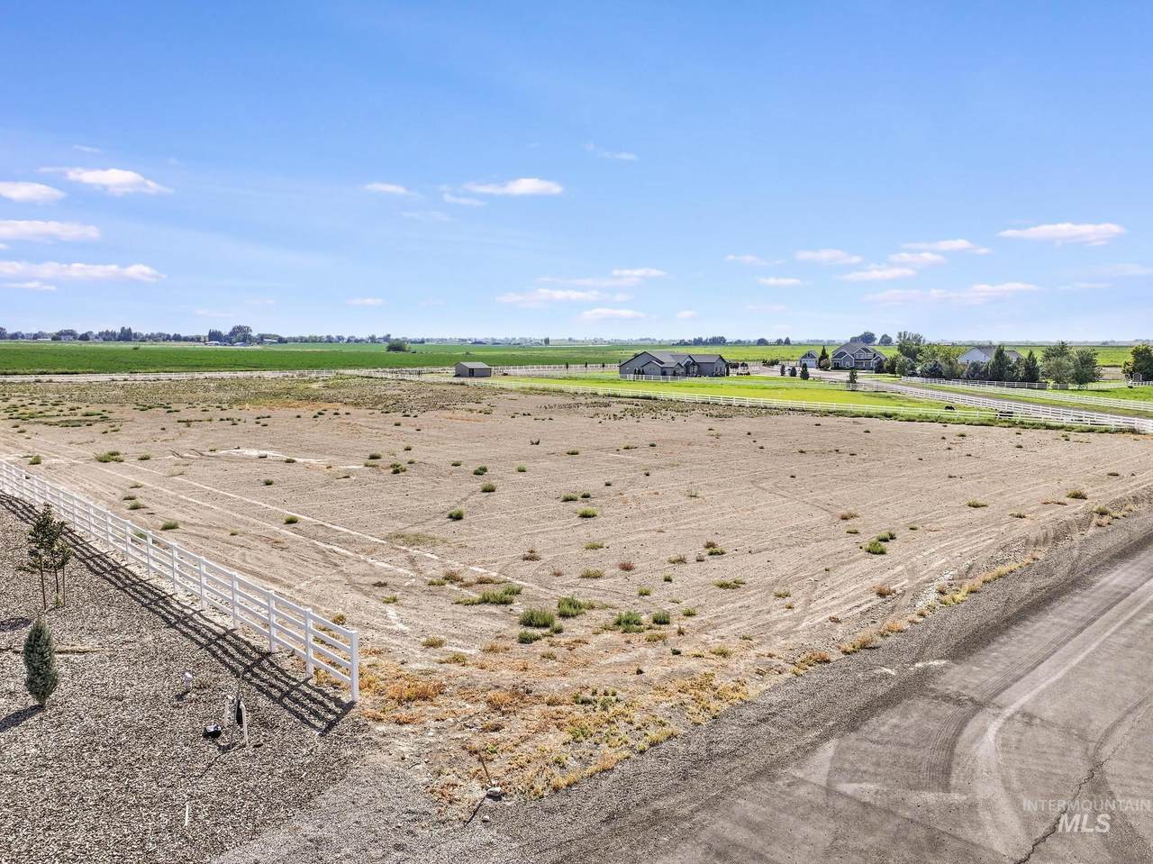 2271 E 4195 N - Photo 1