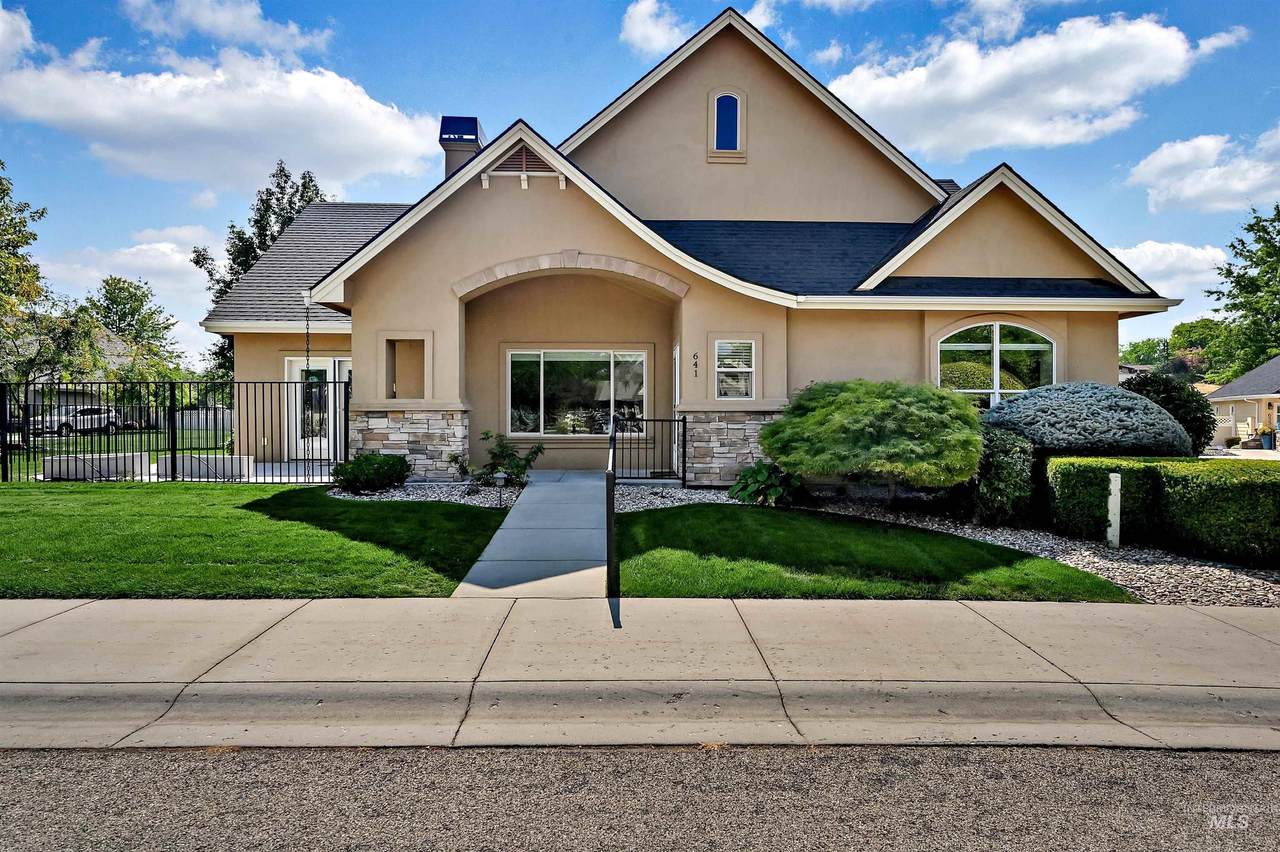 641 Archstone - Photo 1