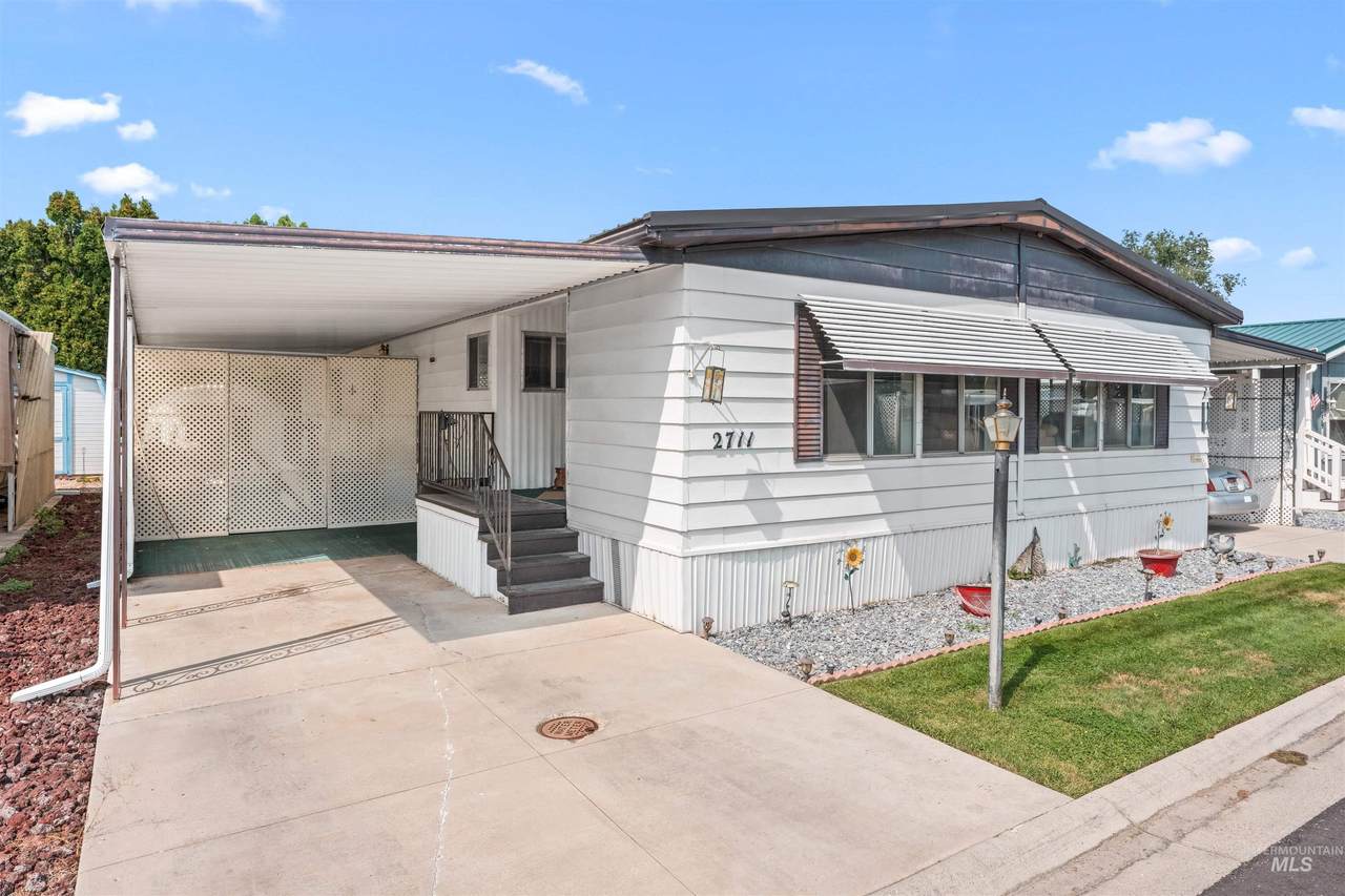 2711 N Pilgrim Lane - Photo 1