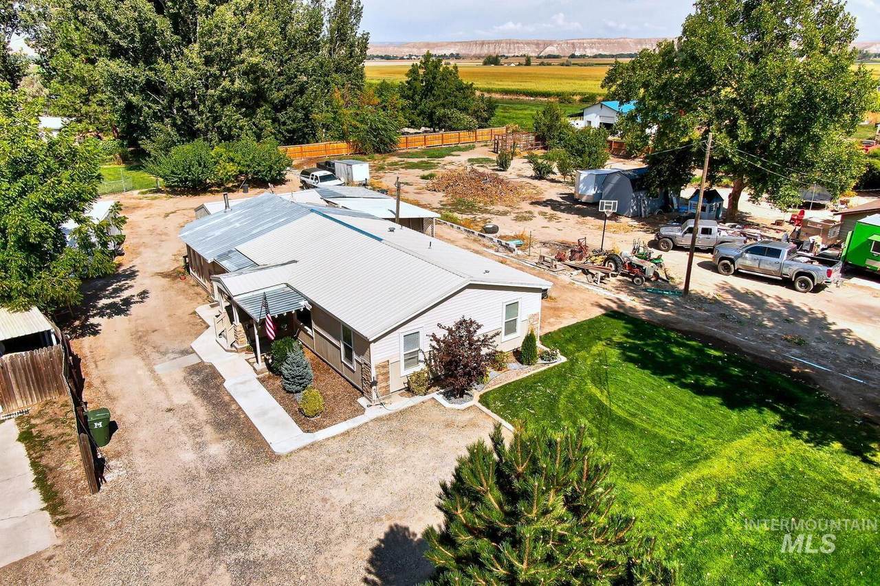 3334 2nd Ave - Photo 1