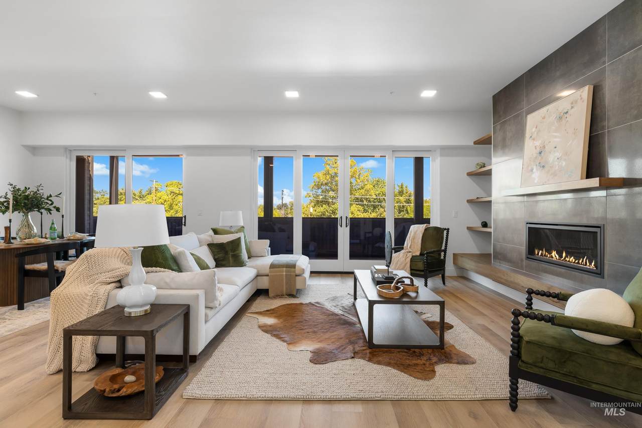 55 State St - Photo 1