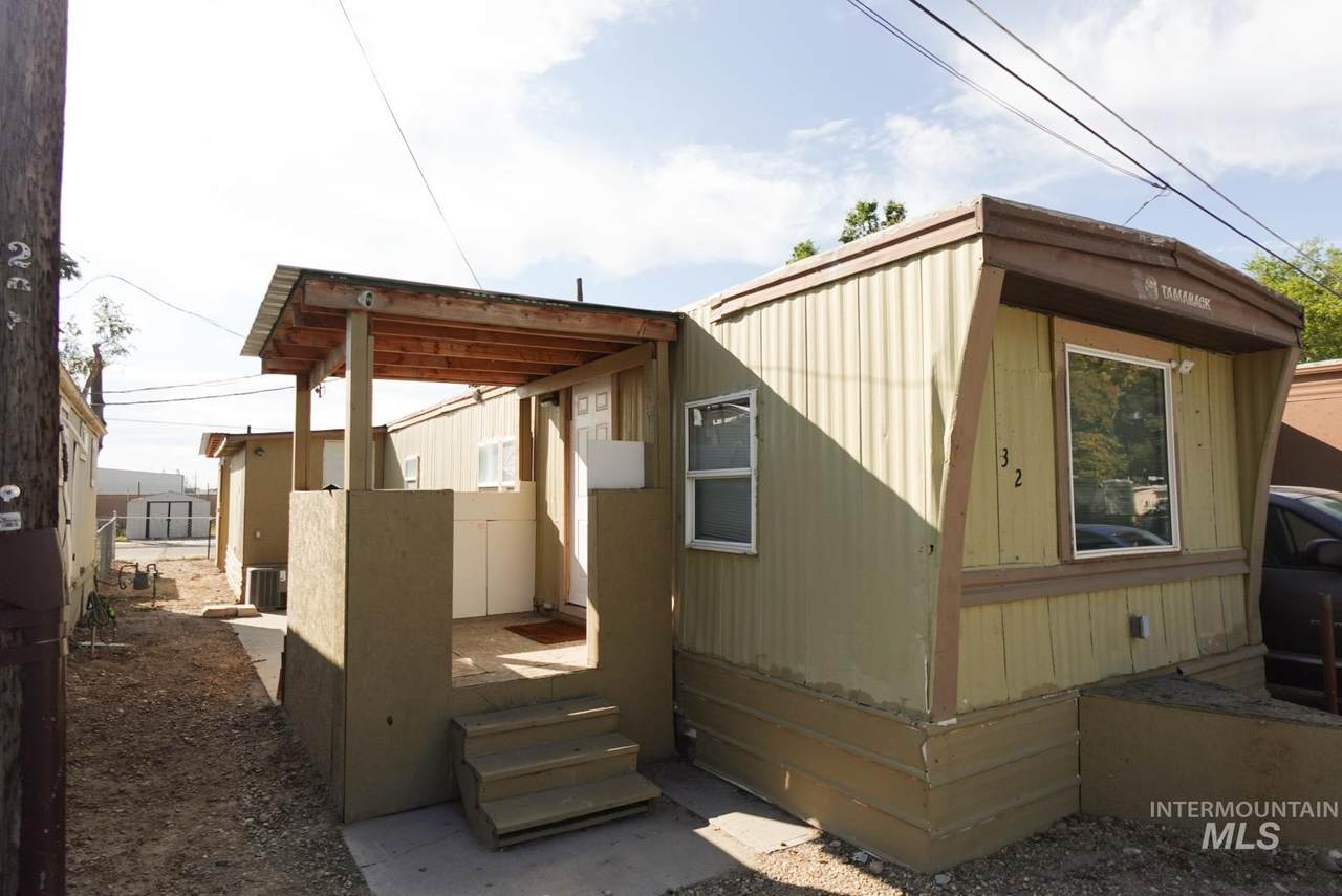 111 Simplot Blvd Trailer 32 - Photo 1