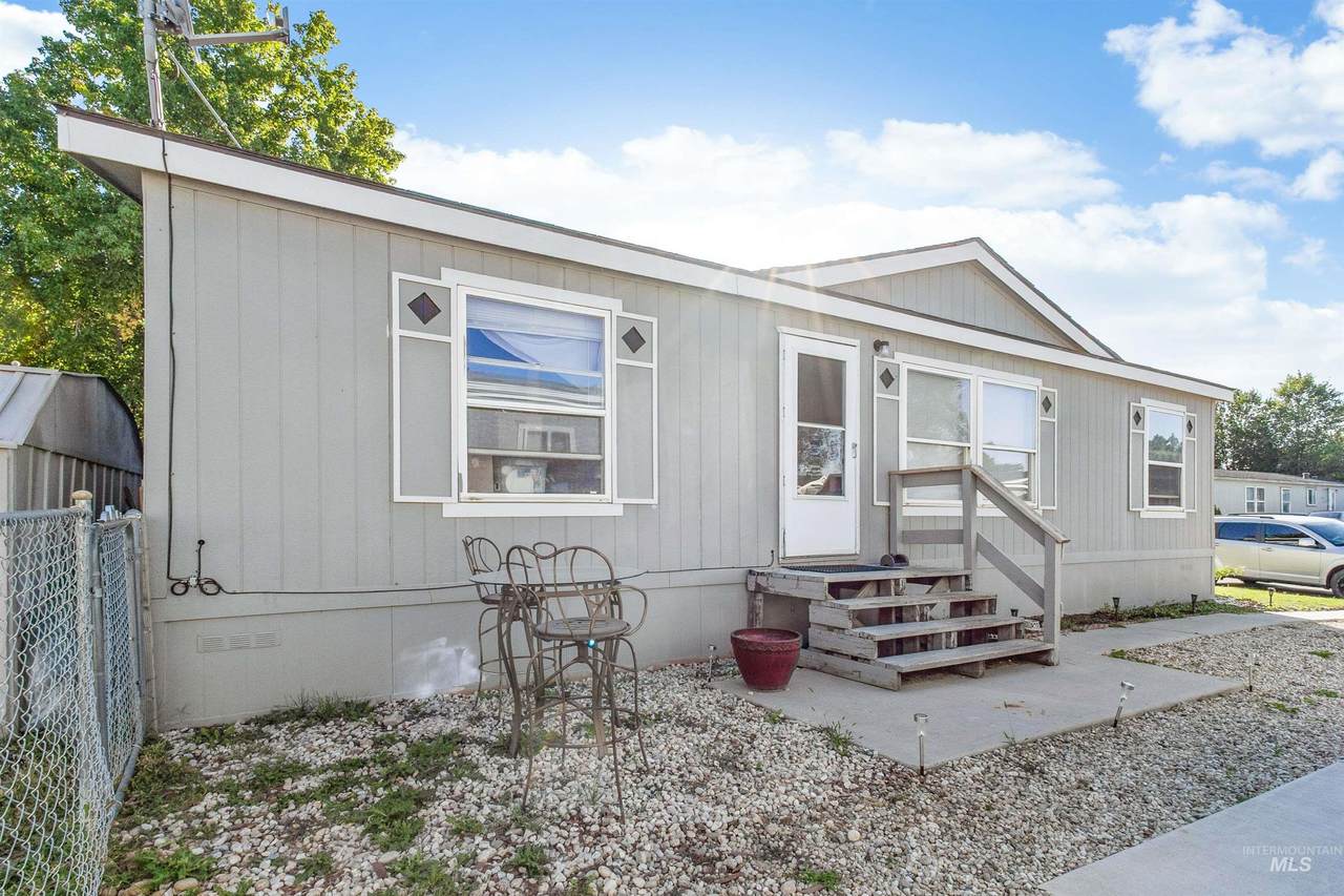 524 Mesquite St - Photo 1