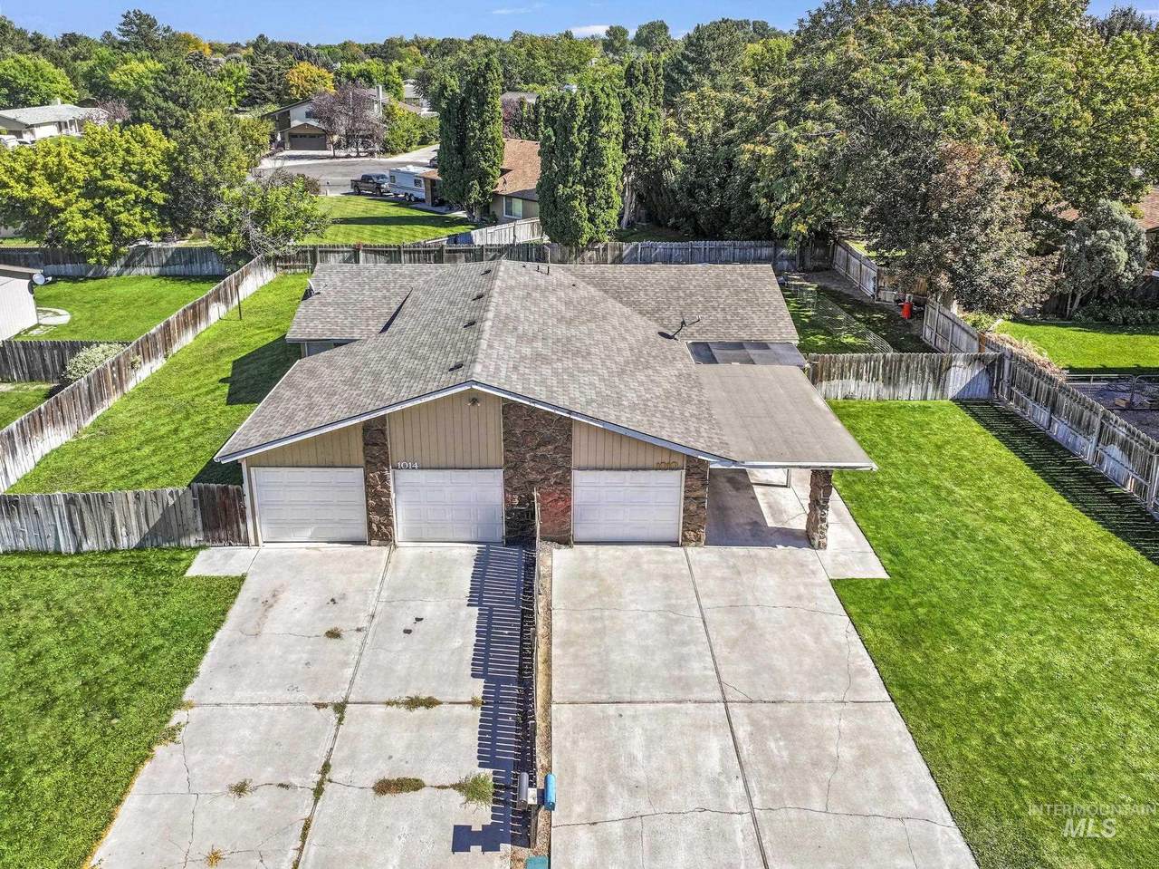 1010/1014 Locust St N - Photo 1