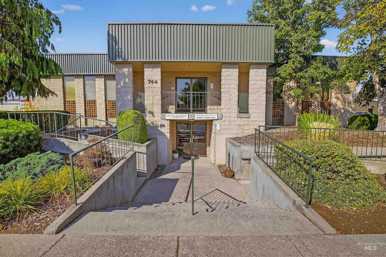 744 5th Street - Photo 1