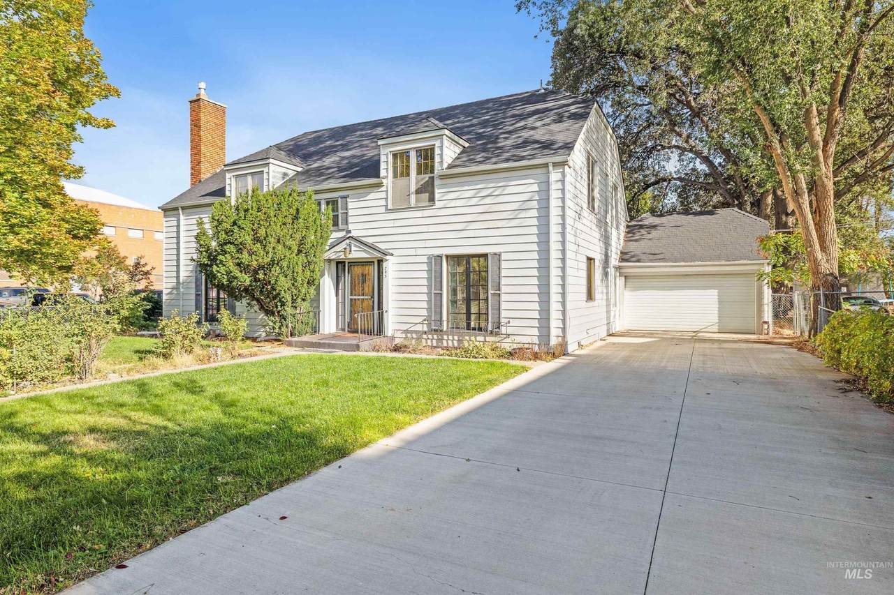 705 Maple Street - Photo 1