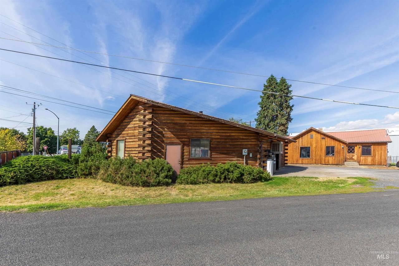 557-559 Thain Rd - Photo 1