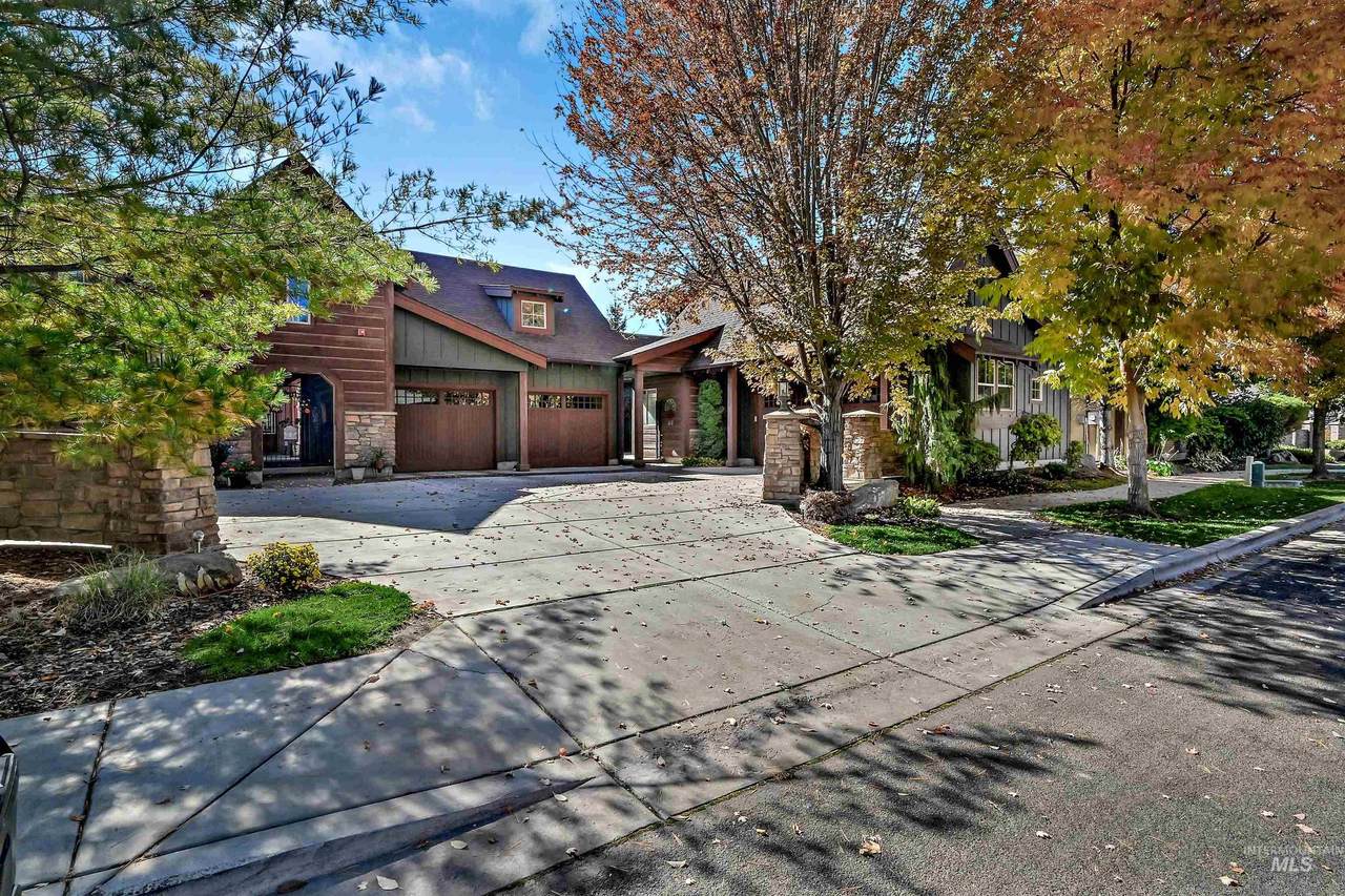 9685 Sultana Drive - Photo 1