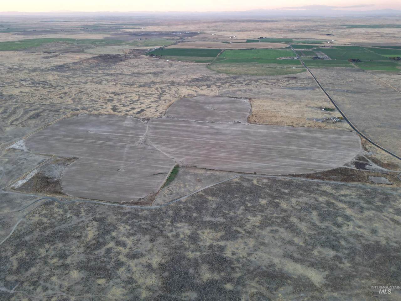 2200 725 N - Photo 1