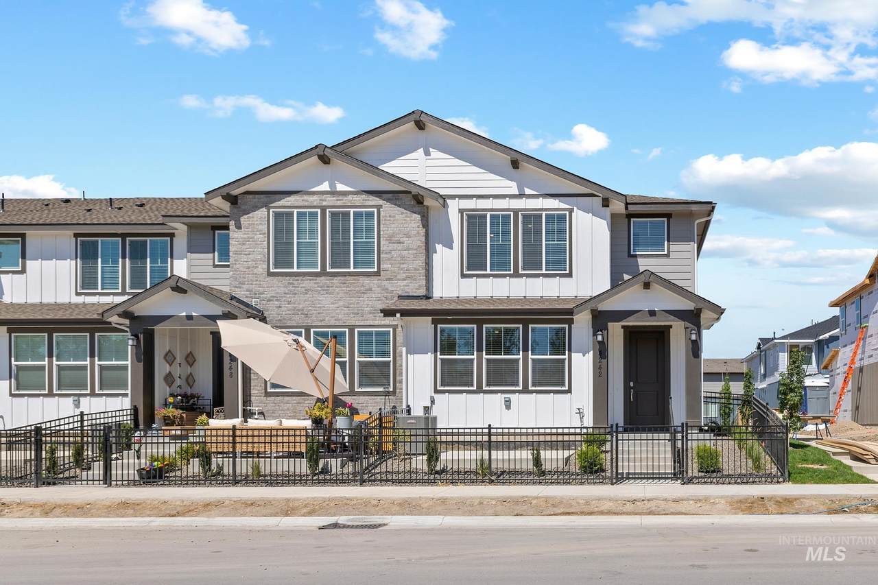 4242 Perspective St - Photo 1