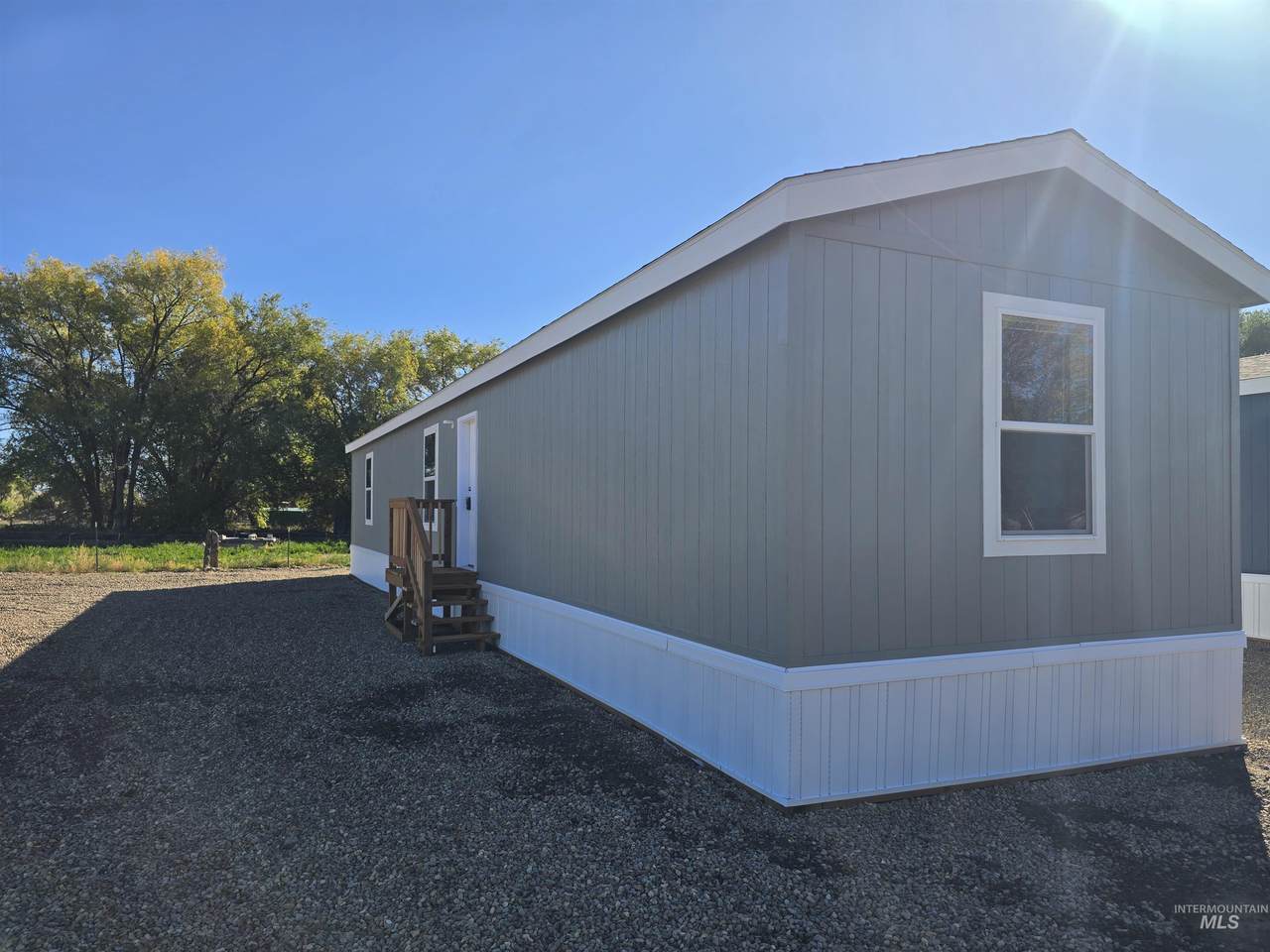 370 12th S - Photo 1