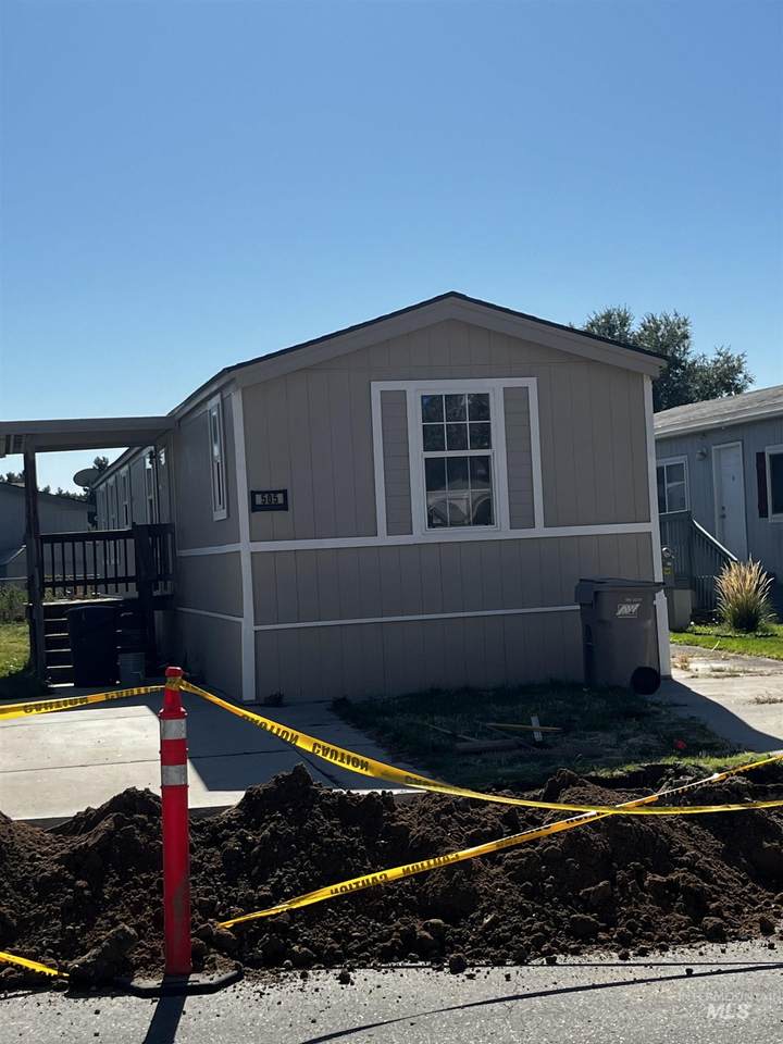 505 Greenleaf - Photo 1