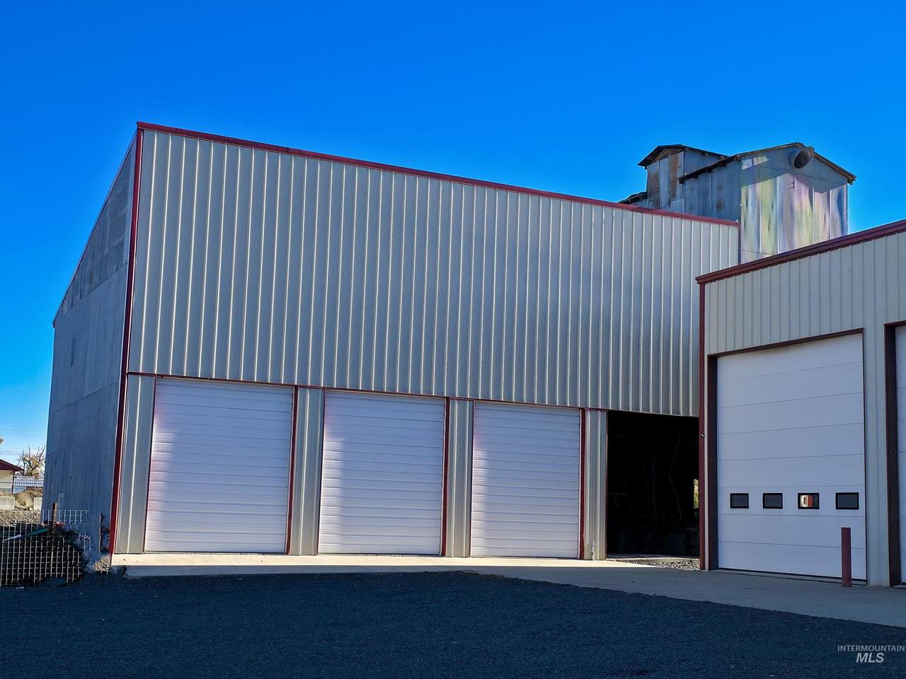 10 Commercial St - Photo 1