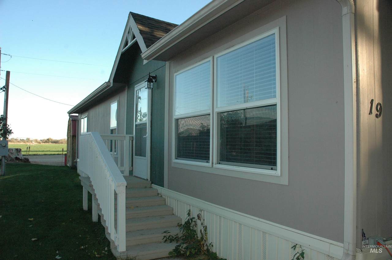 4030 River Resort Dr - Photo 1