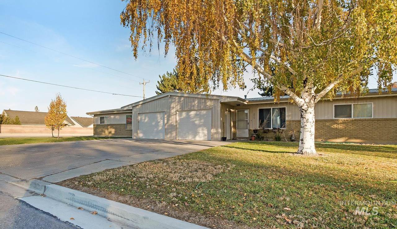 2211-2215 Crest Ave. - Photo 1